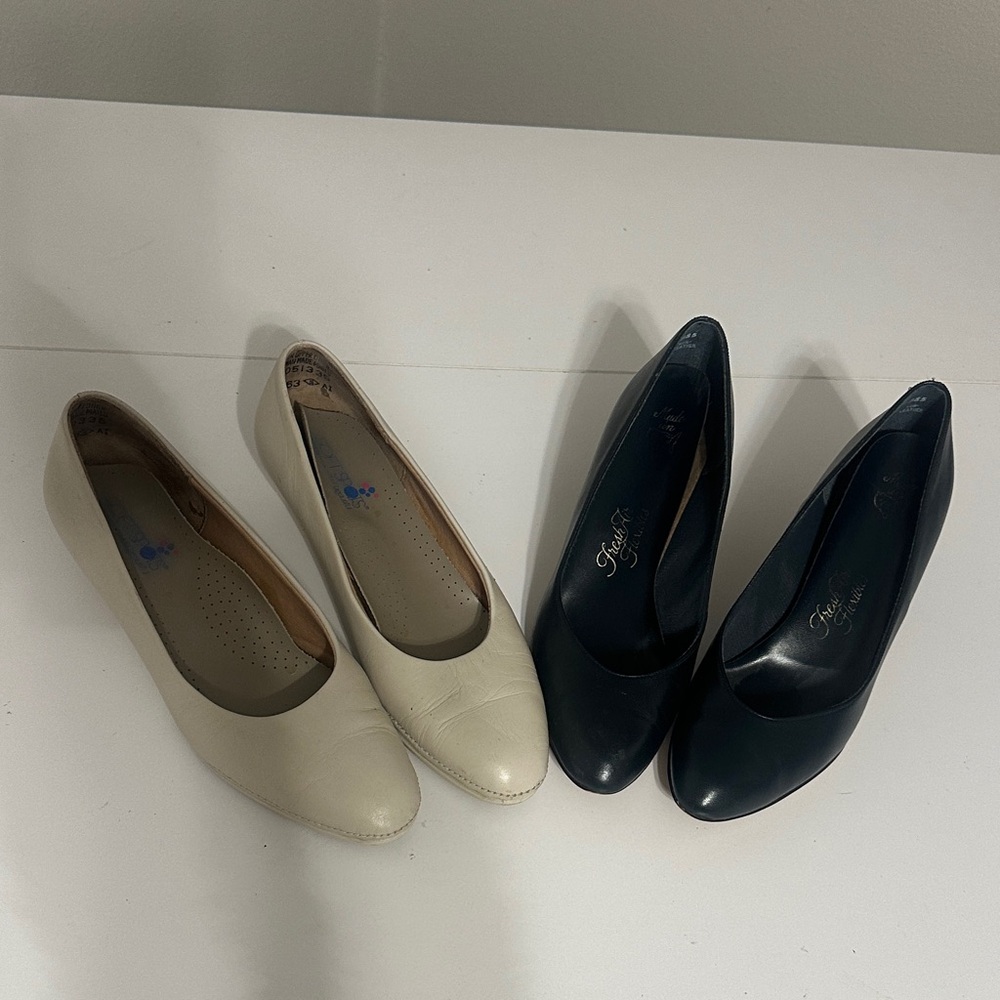 Very Vintage set of Heels in Cream and Navy